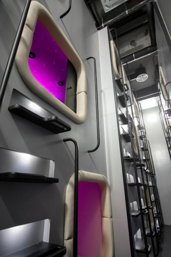 Capsule Hotel Constellation 91 Lviv Exterior photo