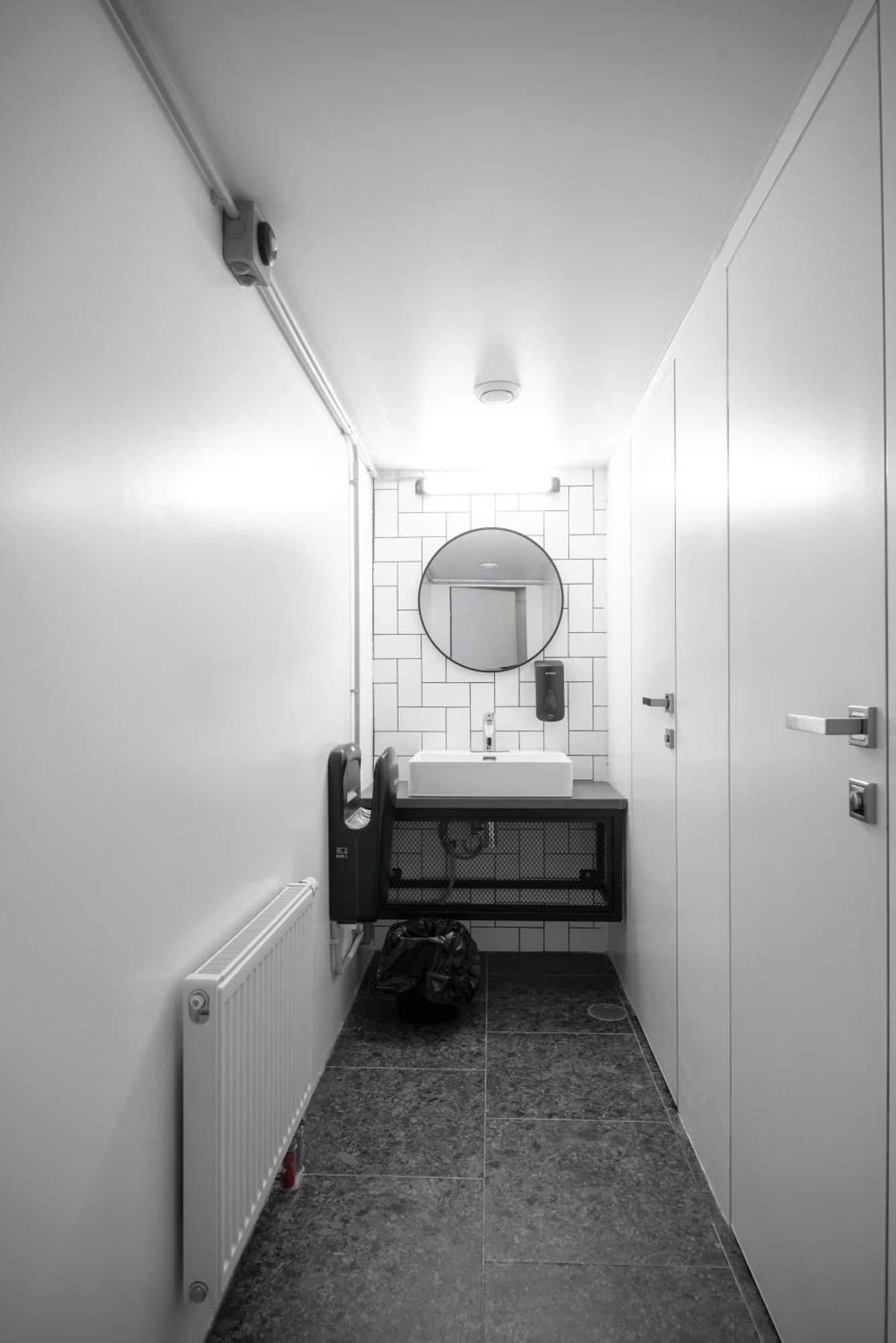 Capsule Hotel Constellation 91 Lviv Exterior photo