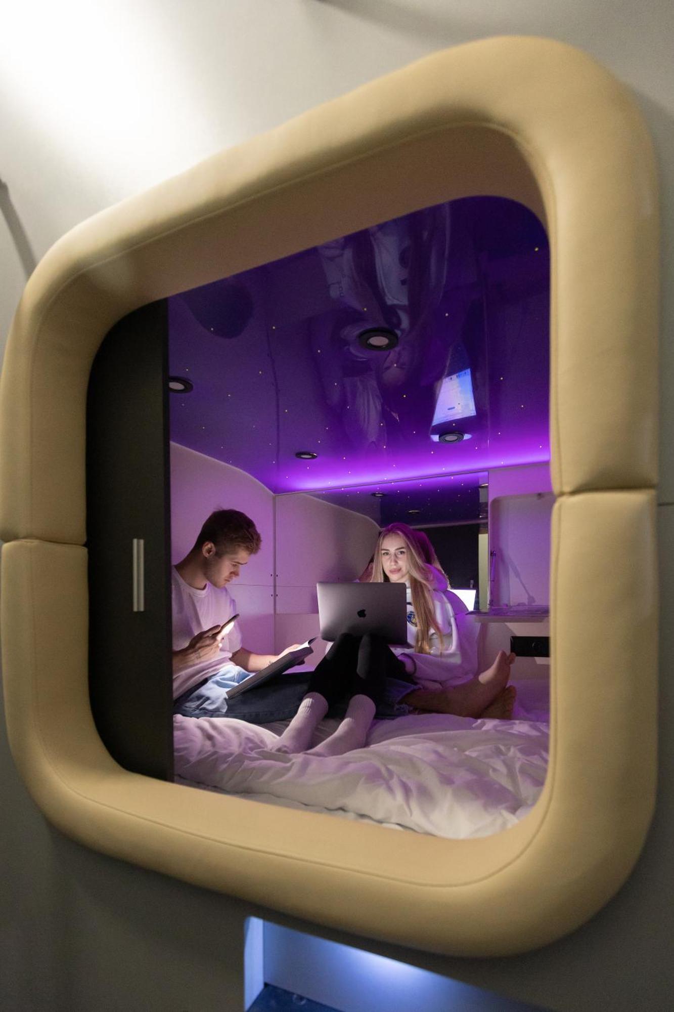 Capsule Hotel Constellation 91 Lviv Exterior photo