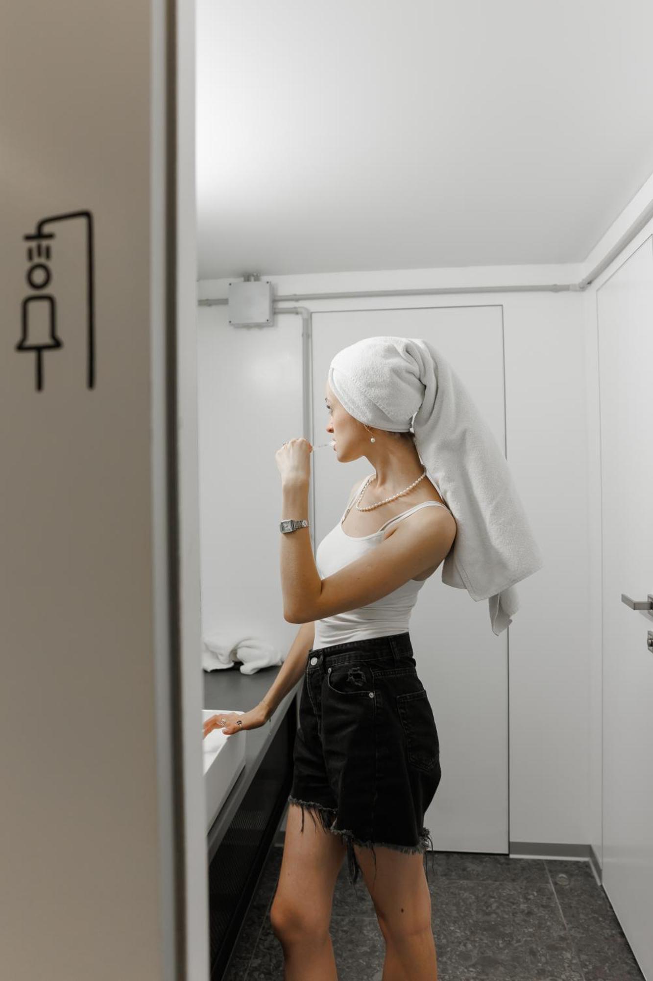 Capsule Hotel Constellation 91 Lviv Exterior photo